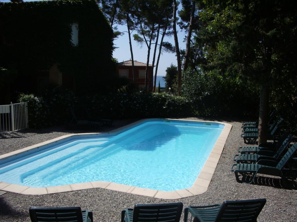 50M Plage T2 Grande Terrasse Vue Mer Climatise Piscine Chauffee, Parking Clos Gratuit Санари-сюр-Мер Екстериор снимка