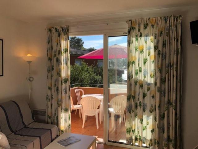 50M Plage T2 Grande Terrasse Vue Mer Climatise Piscine Chauffee, Parking Clos Gratuit Санари-сюр-Мер Екстериор снимка